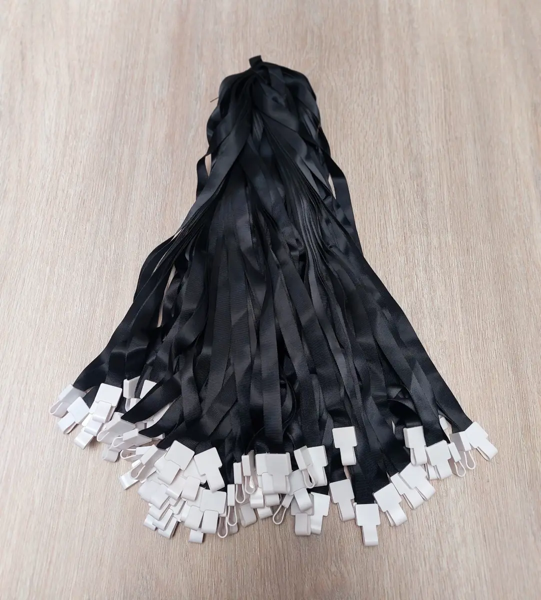 Cordones lanyard negros al por mayor para credenciales
