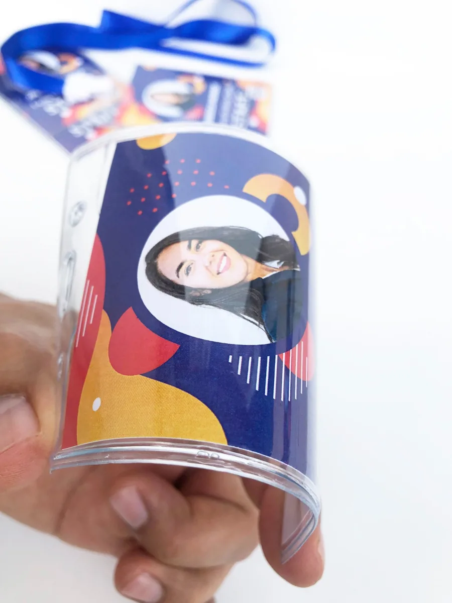 Credencial de evento de PVC flexible, material resistente y liviano